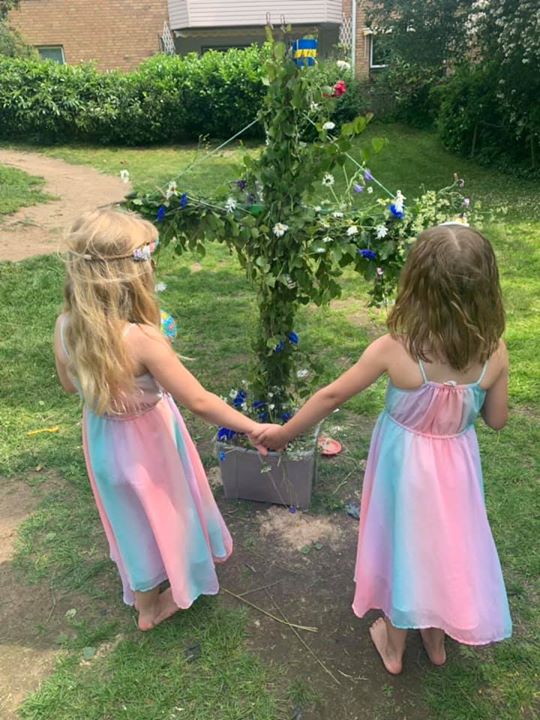 Midsommarfirande på förskolan.
